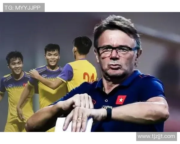 越南足球明星伪装成普通人的趣味图片展现其生活另一面